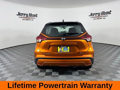 Used 2023 Nissan Kicks SV image 7