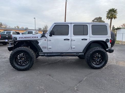 Used 2018 Jeep Wrangler Unlimited Rubicon image 3