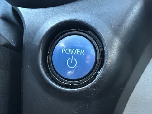 Used 2021 Toyota Sienna XLE image 20