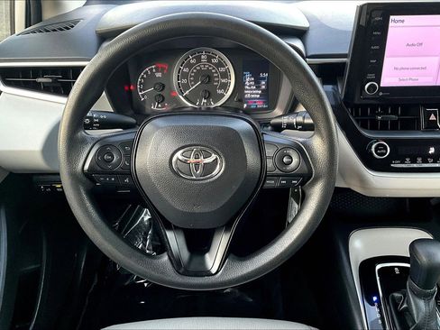 Used 2022 Toyota Corolla LE image 5