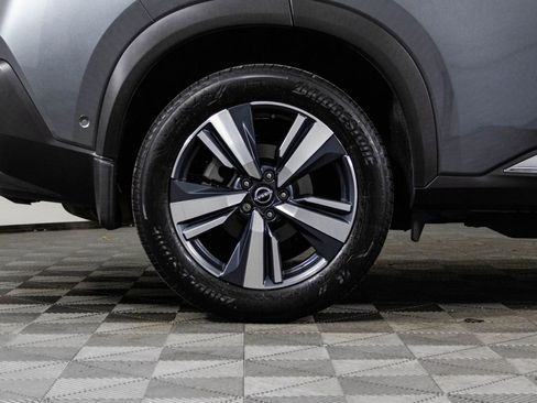 Used 2023 Nissan Rogue SL w/ SL Premium Package image 45