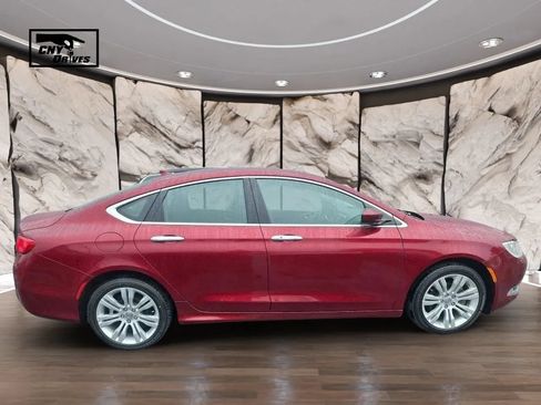 Used 2015 Chrysler 200 Limited w/ Spring Special Group FWD image 4