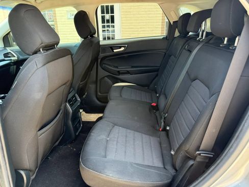 Used 2020 Ford Edge SE FWD image 15