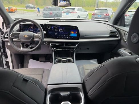 Used 2025 Chevrolet Traverse LT AWD/4WD image 26