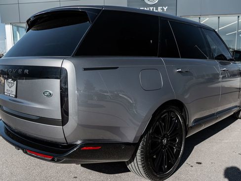Used 2023 Land Rover Range Rover Long Wheelbase Autobiography image 13