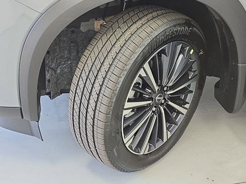 New 2026 Nissan Pathfinder Platinum image 34