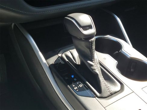 Used 2023 Toyota Highlander LE image 23