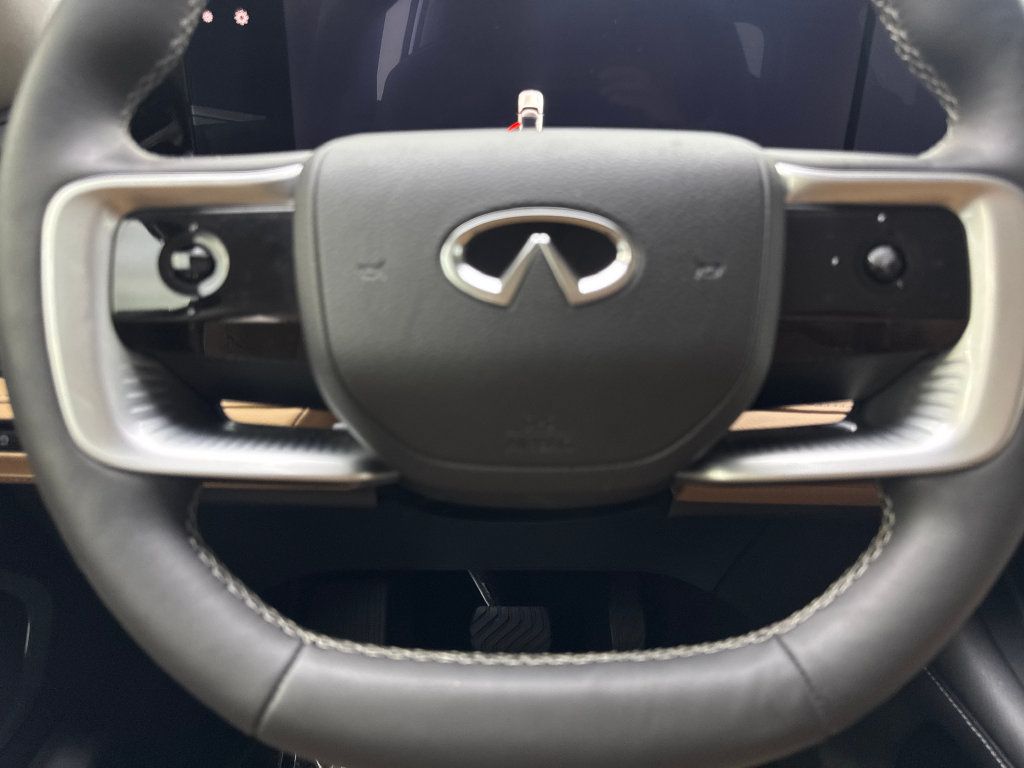 Used 2025 INFINITI QX80 Luxe AWD/4WD image 61