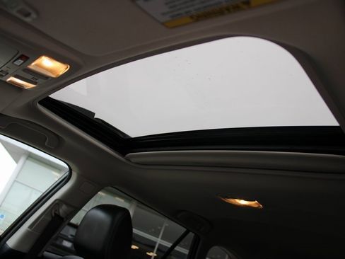 Used 2017 Subaru Outback 2.5i Limited image 23