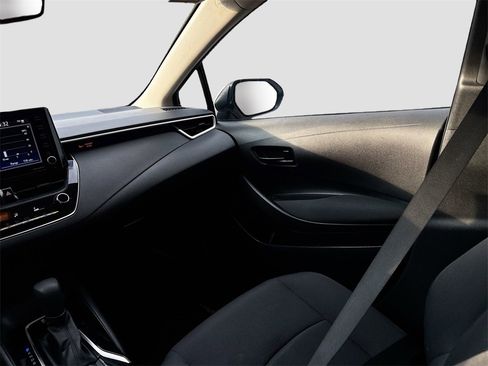 Used 2022 Toyota Corolla LE image 21