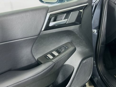 Used 2025 Mitsubishi Outlander SE image 15