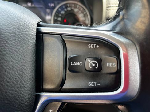 Used 2019 RAM 1500 Laramie w/ Off Road Group AWD/4WD image 14