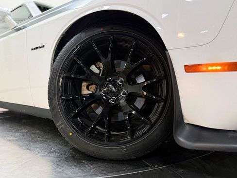 Used 2022 Dodge Challenger R/T w/ Blacktop Package image 10