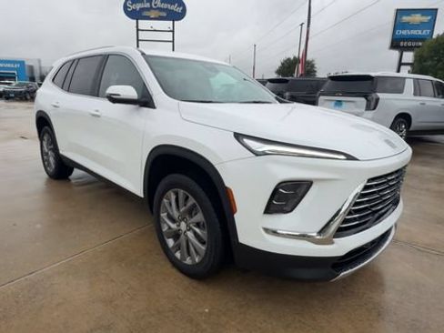 Certified 2026 Buick Enclave Preferred FWD image 2