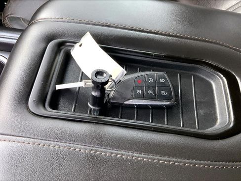 Used 2021 Chevrolet Tahoe High Country w/ Premium Package RWD image 14