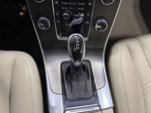 Used 2014 Volvo S60 T5 image 21