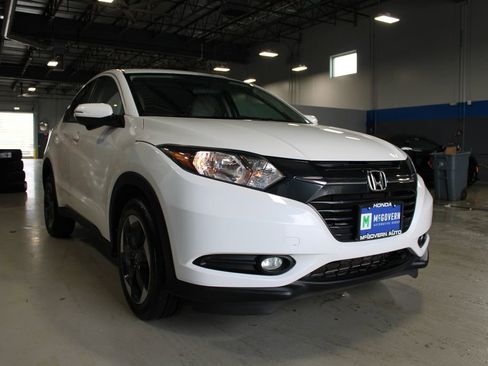 Used 2018 Honda HR-V EX image 4