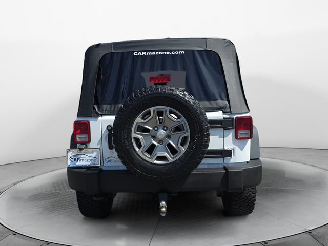 Used 2017 Jeep Wrangler Unlimited Rubicon w/ Connectivity Group AWD/4WD image 4