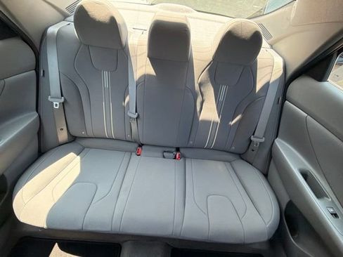 Used 2025 Hyundai Elantra Sport FWD image 17