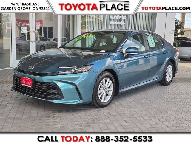 Used 2025 Toyota Camry LE FWD image 1