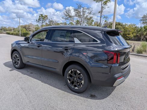 New 2026 Kia Sorento S FWD image 7