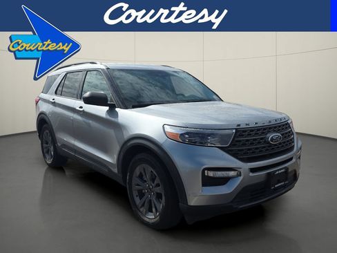 Used 2021 Ford Explorer XLT w/ Equipment Group 202A RWD image 1