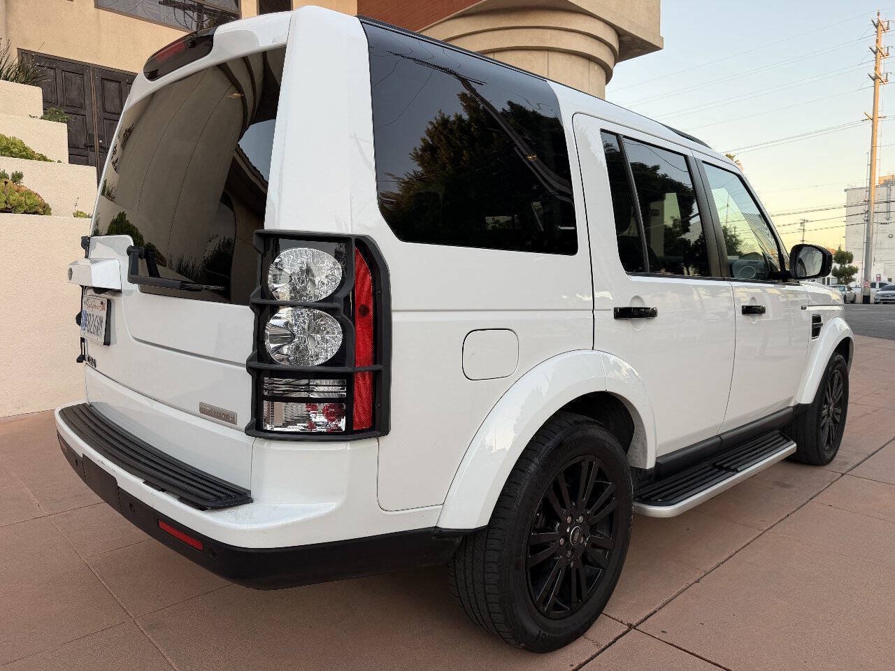 Used 2015 Land Rover LR4 HSE LUX AWD/4WD image 4