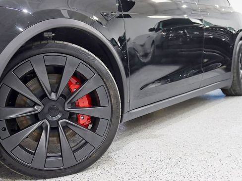 Used 2023 Tesla Model X Plaid image 3