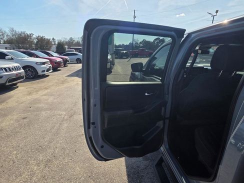 Used 2023 Nissan Frontier Pro-X w/ Pro Convenience Package image 9