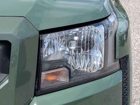 Used 2024 Nissan Frontier SV w/ Technology Package AWD/4WD image 7