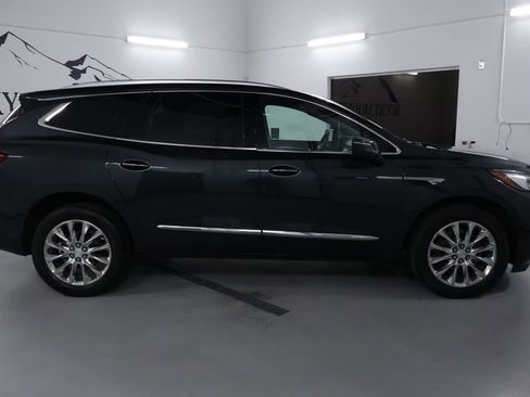 Used 2020 Buick Enclave Premium w/ Sun and Sites Package image 8