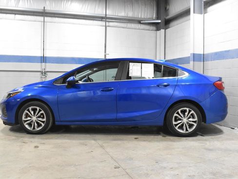 Used 2019 Chevrolet Cruze LT image 23