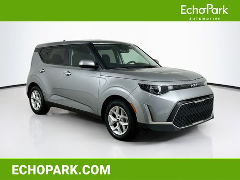 Used 2024 Kia Soul LX w/ Option Group 015 FWD image 1