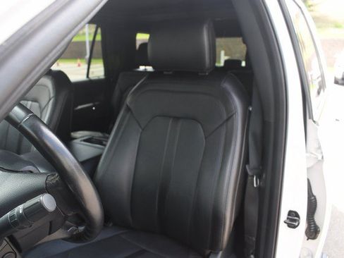 Used 2019 Ford Expedition Limited w/ Equipment Group 302A AWD/4WD image 17