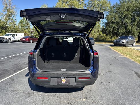 Used 2025 Nissan Pathfinder SV image 29