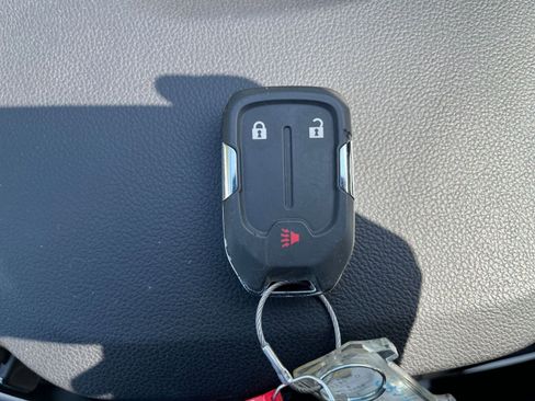 Used 2024 GMC Terrain SLE image 22