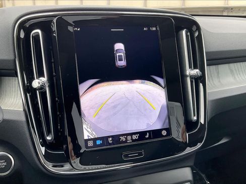 Used 2025 Volvo XC40 B5 Core w/ Protection Package Premier image 24