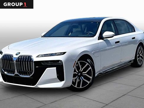 Used 2025 BMW 750e xDrive w/ Executive Package AWD/4WD image 1
