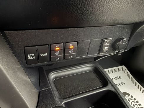 Used 2017 Toyota RAV4 SE w/ Power Special Value Package image 19