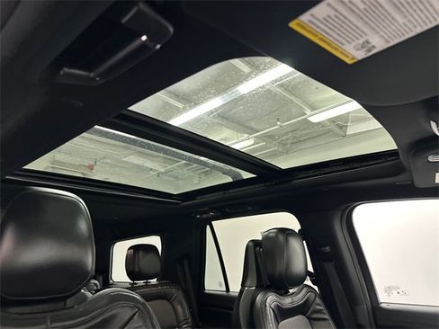 Used 2022 Lincoln Navigator Reserve image 14