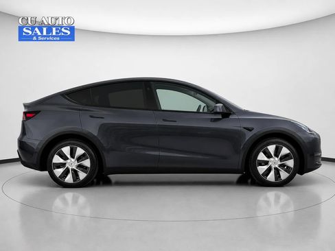 Used 2024 Tesla Model Y Long Range AWD/4WD image 3