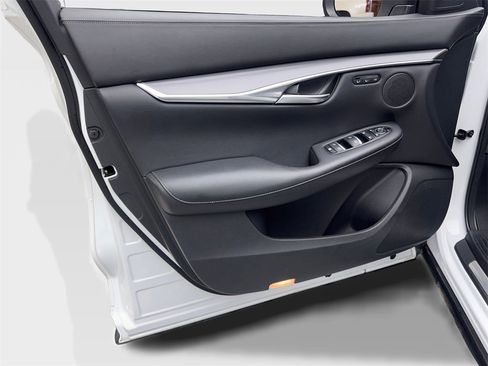 Used 2024 INFINITI QX50 Luxe image 30