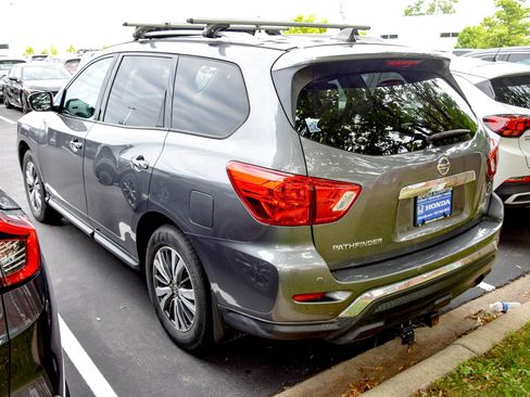 Used 2020 Nissan Pathfinder S AWD/4WD image 18