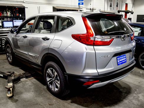 Used 2017 Honda CR-V LX image 7