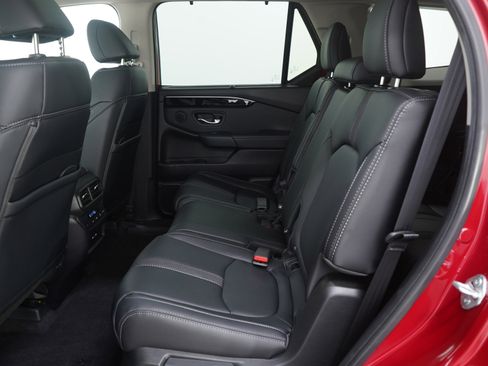 Used 2024 Honda Pilot Touring image 17