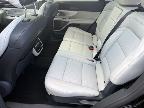 New 2026 Lincoln Nautilus Reserve AWD/4WD image 21