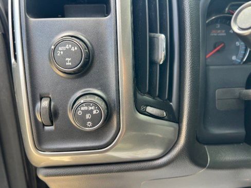 Used 2018 Chevrolet Silverado 1500 LT w/ Texas Edition image 32