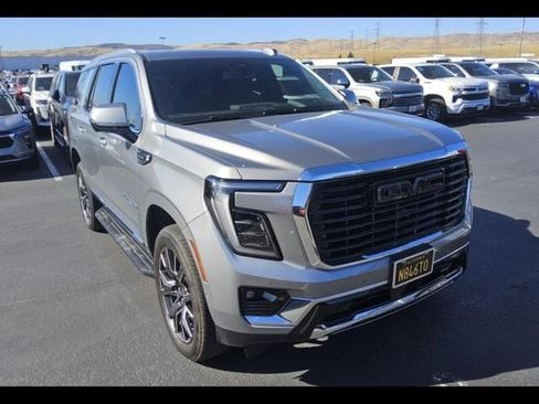 Used 2025 GMC Yukon Elevation AWD/4WD image 2