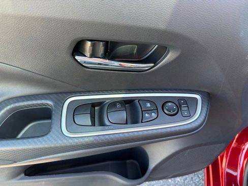 New 2025 Nissan Versa SR w/ Trunk Package image 11