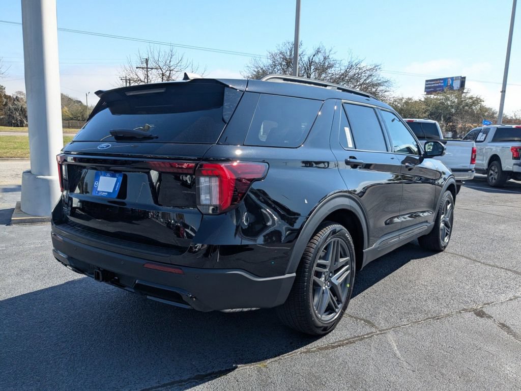 New 2026 Ford Explorer ST-Line w/ ST-Line Street Pack RWD image 4